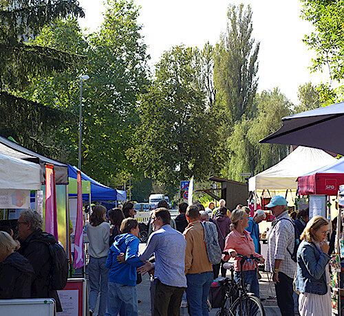 Schönstes Herbstwetter beim Puchheimer Ökomarkt